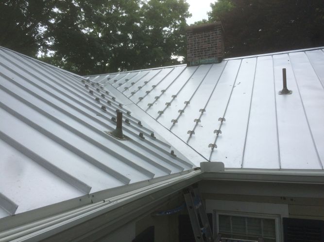 The-Roofer-LLC-Roxbury-CT